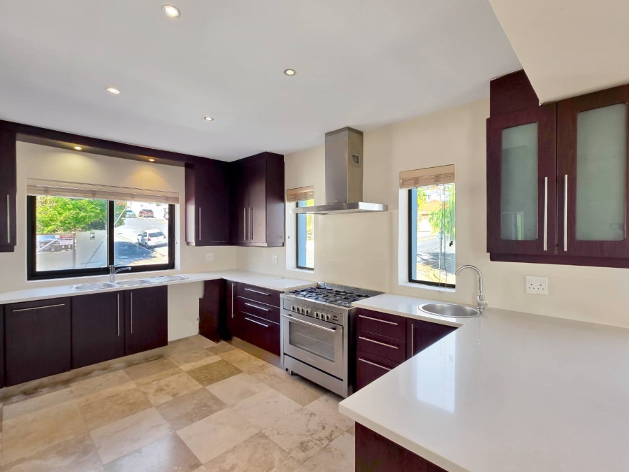3 Bedroom Property for Sale in Fresnaye Western Cape